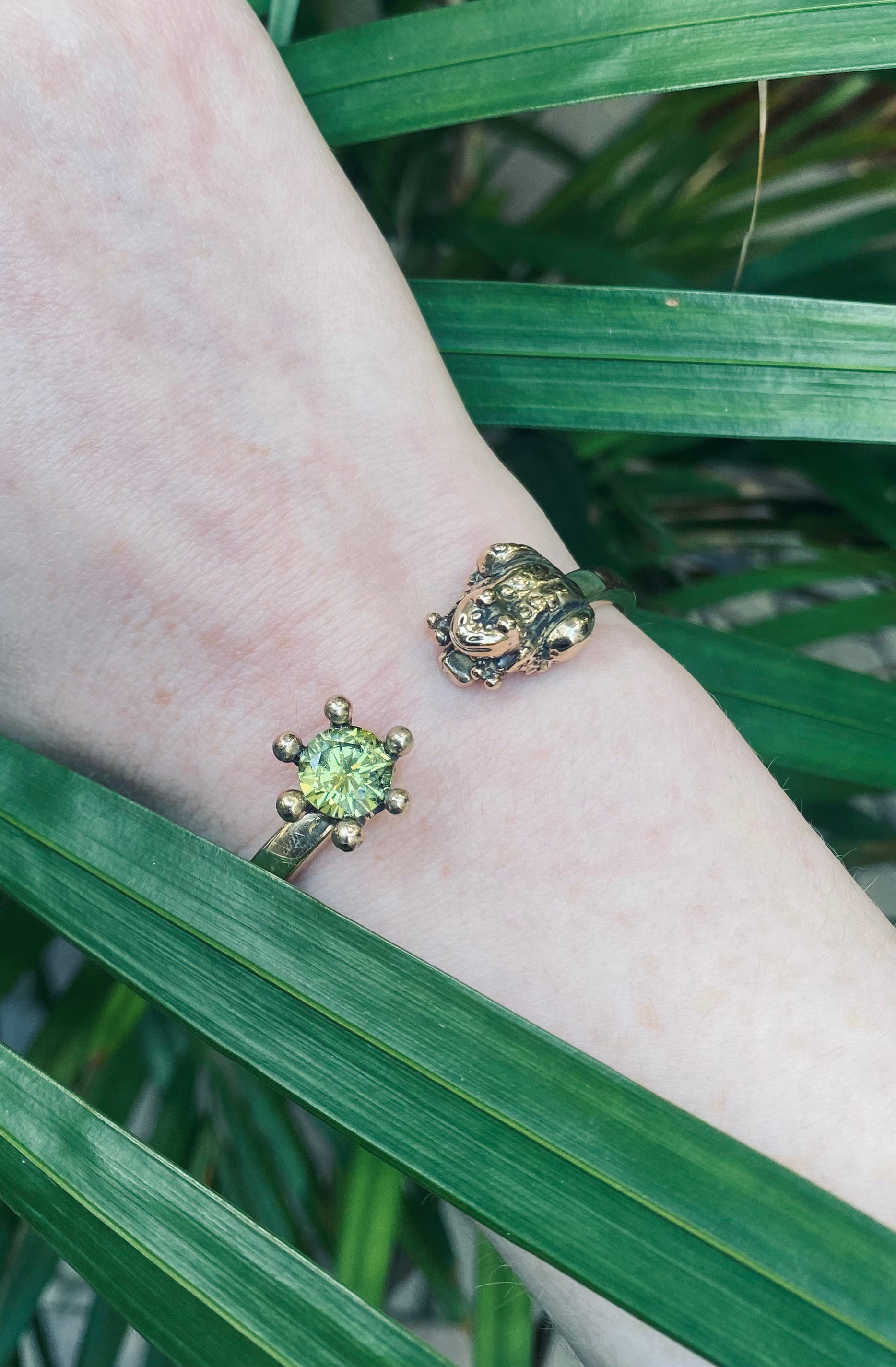 Bracciale rigido principe ranocchio con zircone