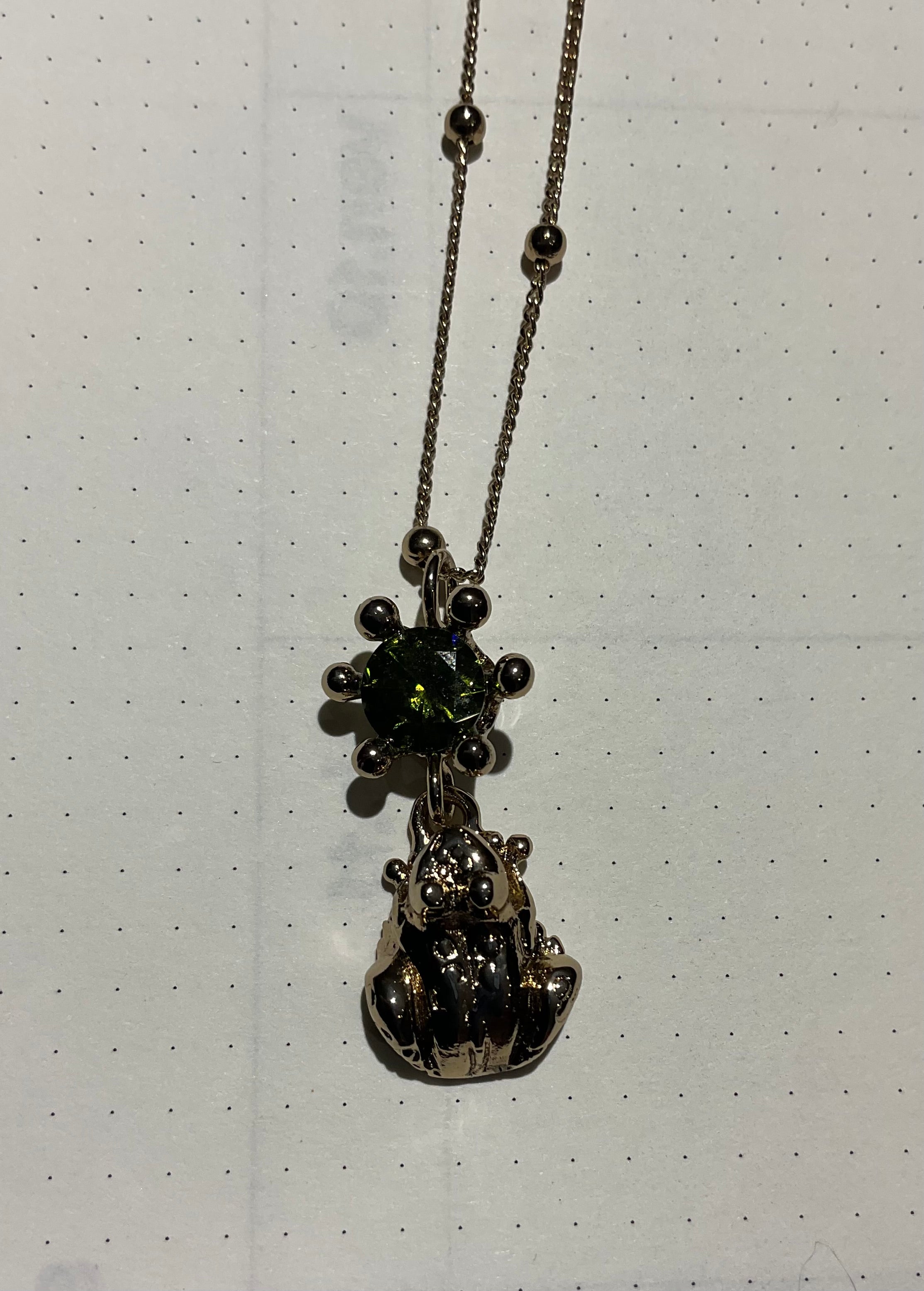 005 Collana corona e rana pendente